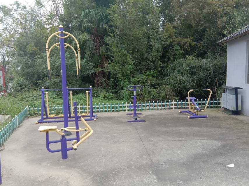 堡鎮(zhèn)四滧村8隊健身點