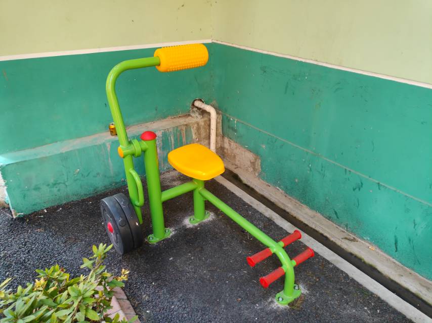 腹背鍛煉器 腹背鍛煉器