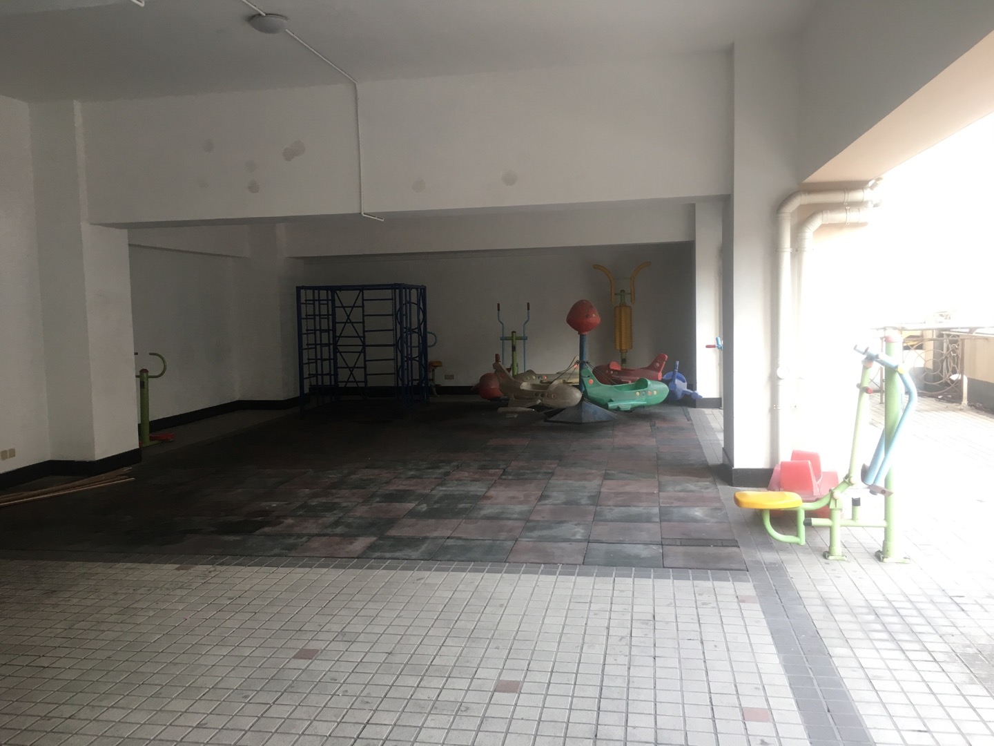 小花園居委健身點