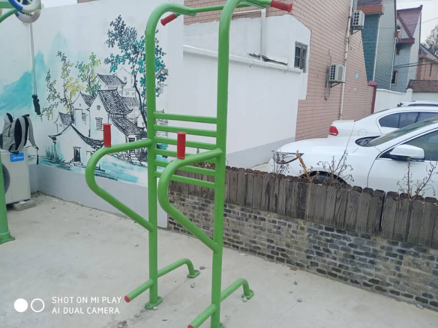 多功能訓練器 多功能訓練器