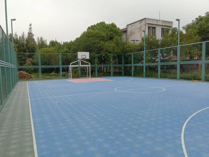 米行村20隊籃球場