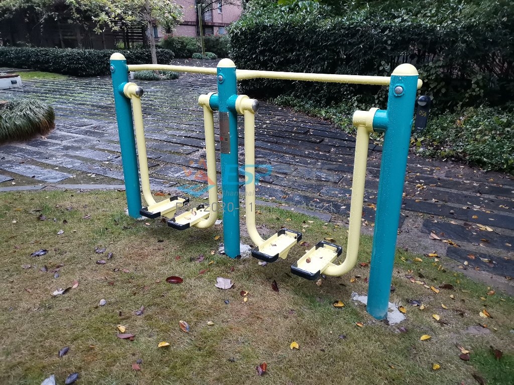 雙位太空漫步機