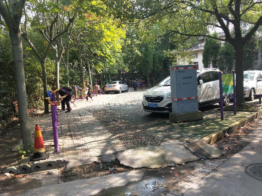 平塘居委健身點