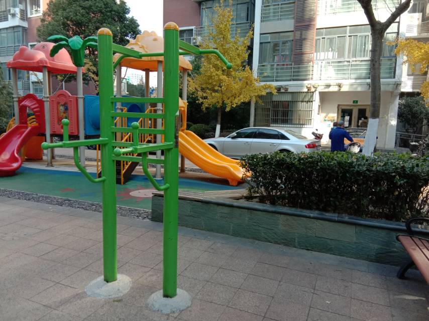 多功能訓練器 多功能訓練器