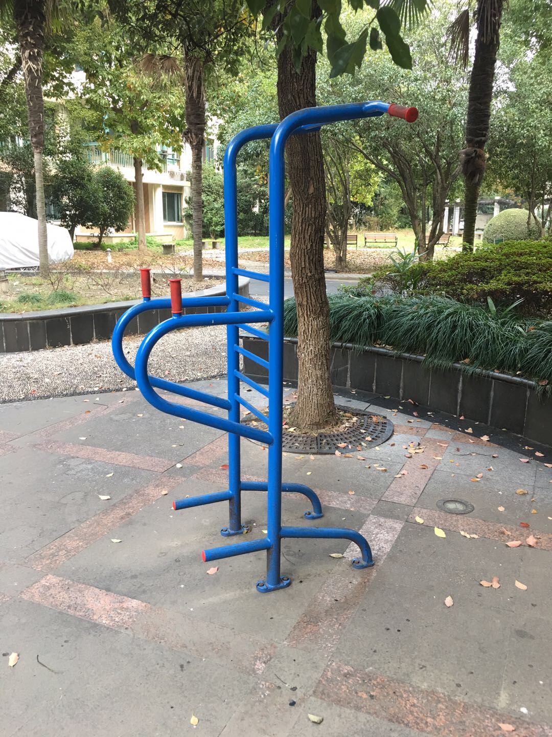 多功能訓練器 多功能訓練器