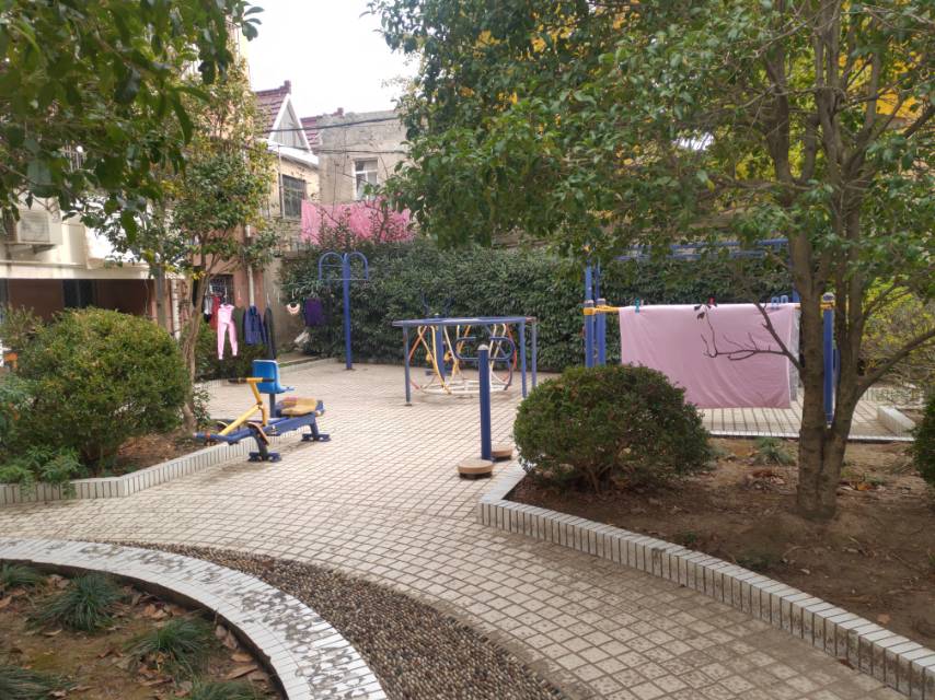 彩虹樓健身點(diǎn)