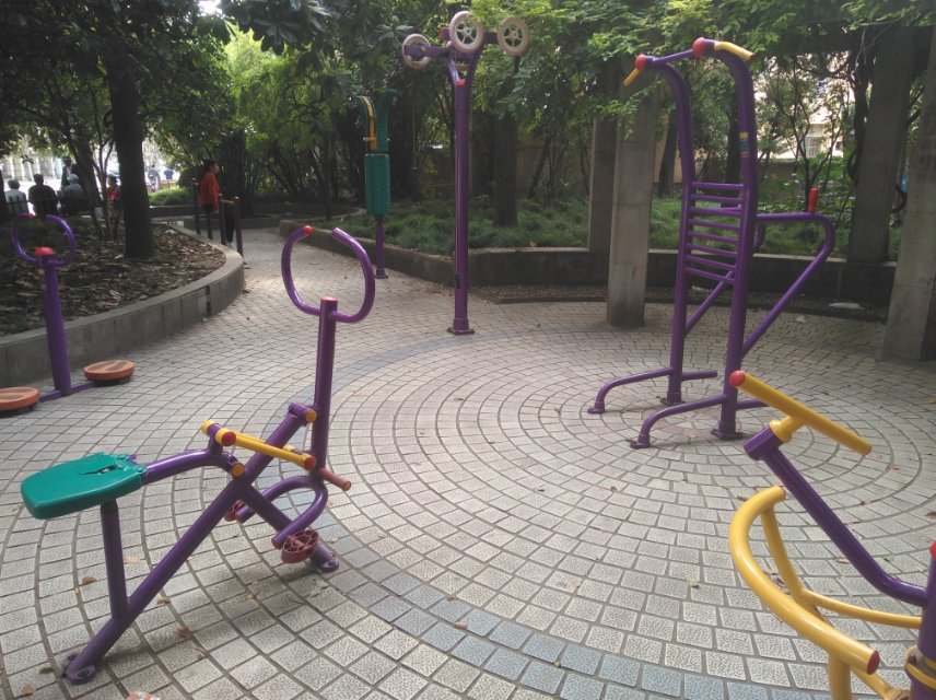 佳木斯路居委健身點A