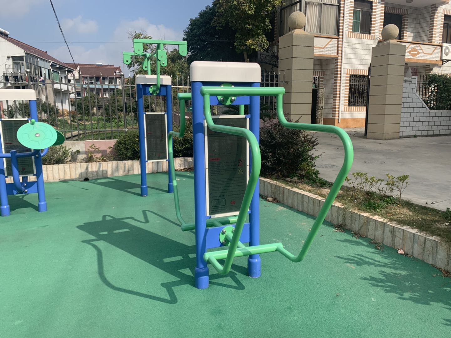 雙立柱曲臂訓練器