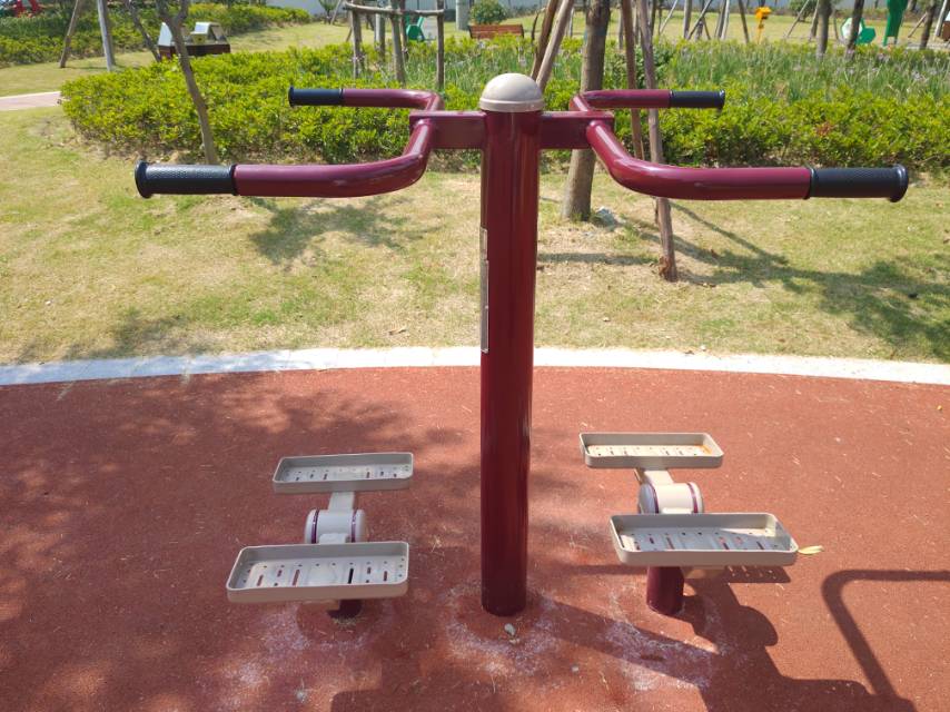 扭腰踏步機
