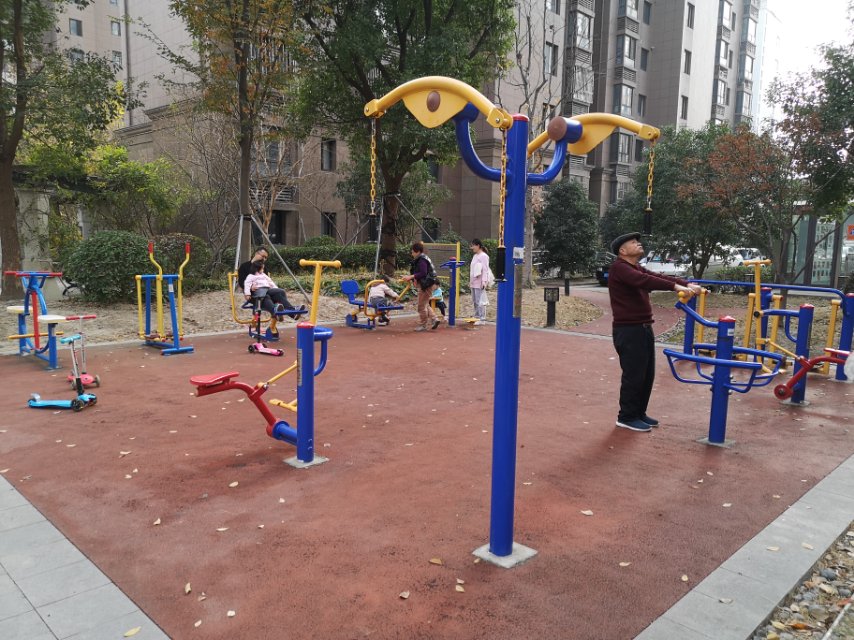 華庭居委健身點 華庭居委健身點