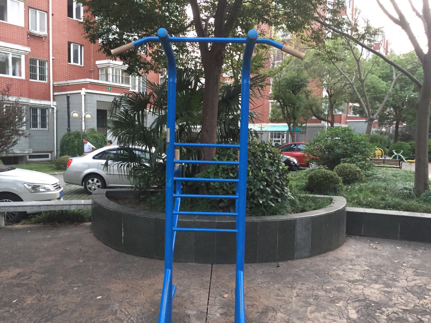 多功能訓練器 多功能訓練器