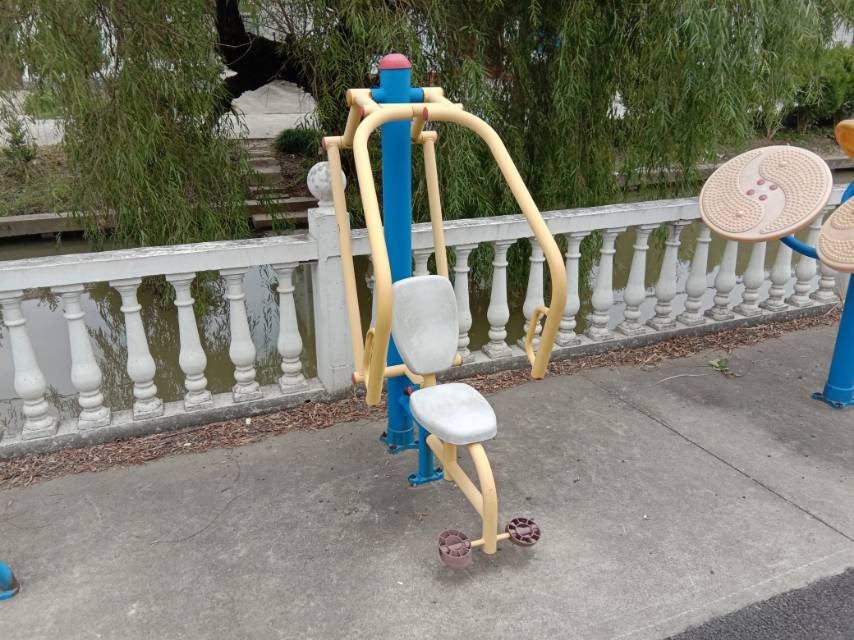 自重推胸器 自重推胸器