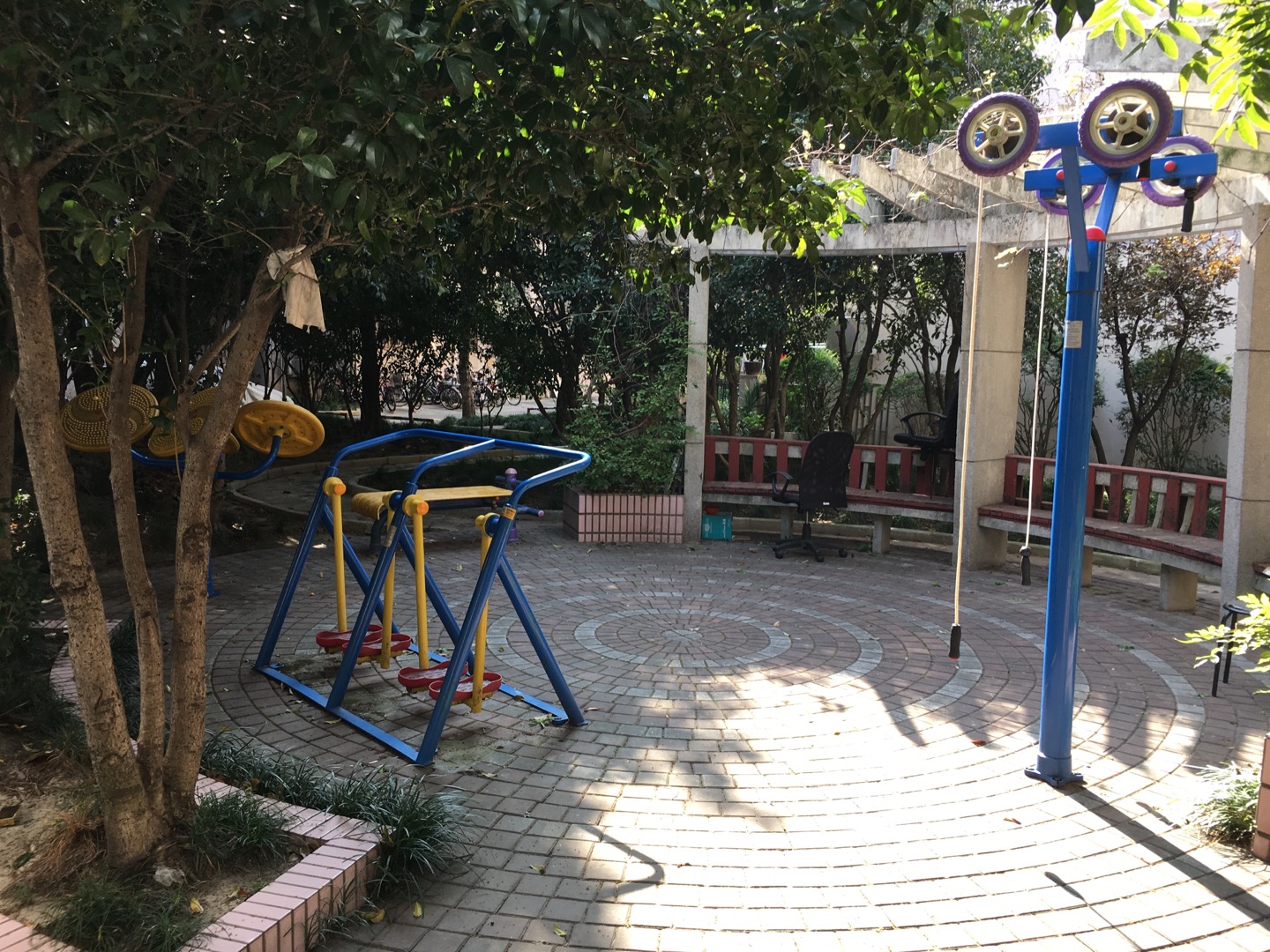 曹楊街道花溪苑第三健身點 曹楊街道花溪苑第三健身點