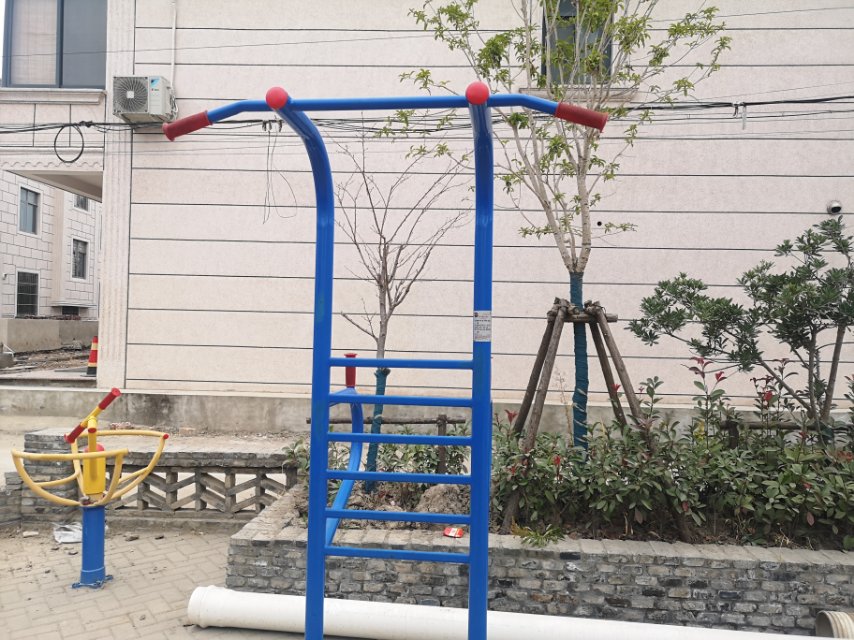 多功能訓練器 多功能訓練器