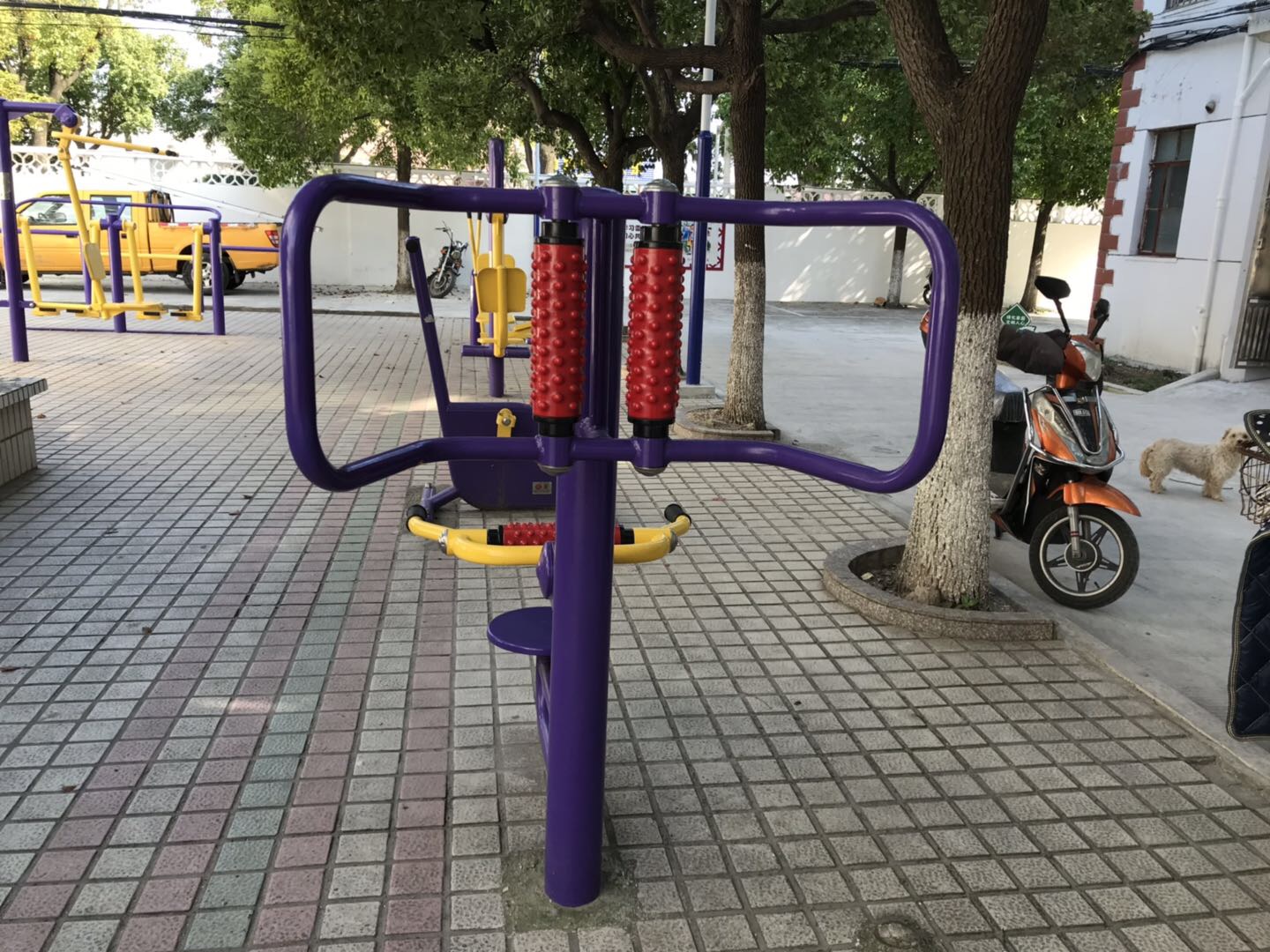 腰背按摩器 腰背按摩器