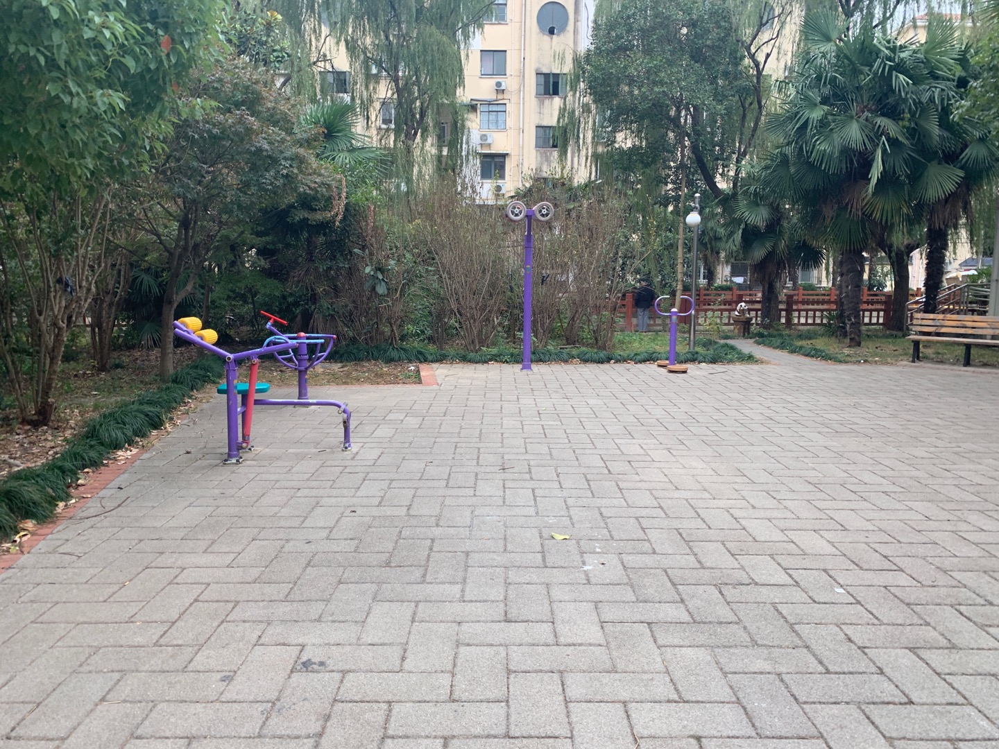 巨東小區健身點