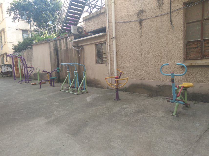 佳木斯路居委健身點B