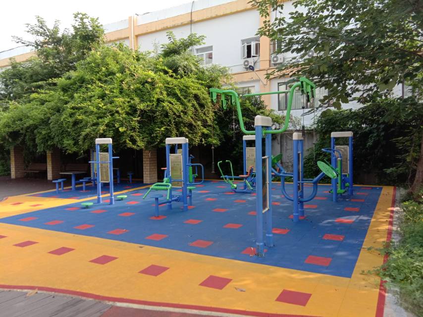 共康六村二居委第一健身點