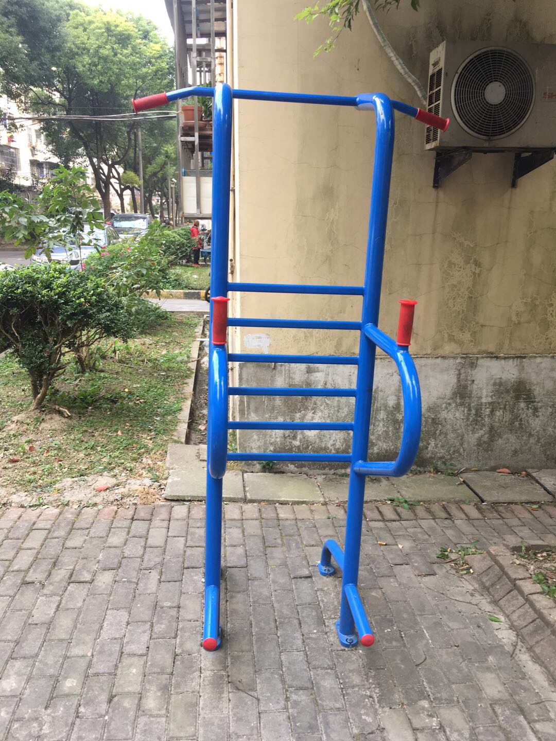 多功能訓練器 多功能訓練器