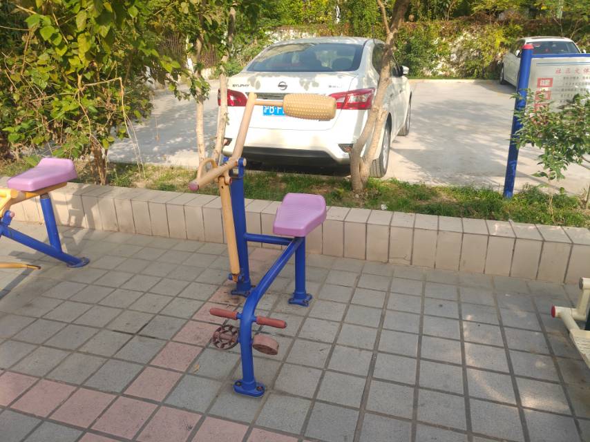 腰背按摩器 腰背按摩器