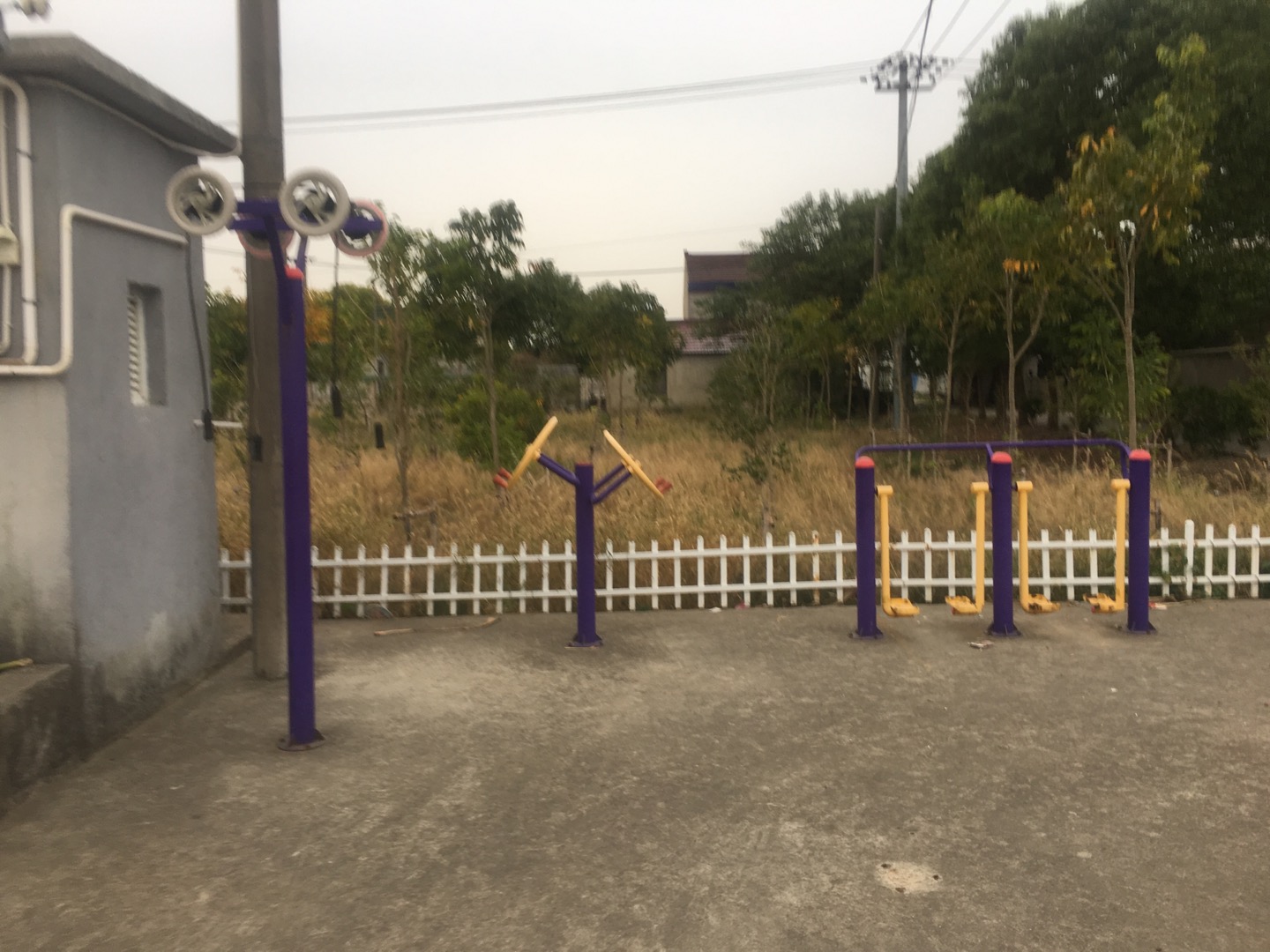 老港鎮(zhèn)欣河村民委員會(huì)鐵橋6組健身苑點(diǎn) 老港鎮(zhèn)欣河村民委員會(huì)鐵橋6組健身苑點(diǎn)