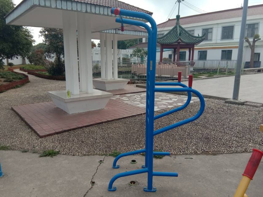 多功能訓練器 多功能訓練器