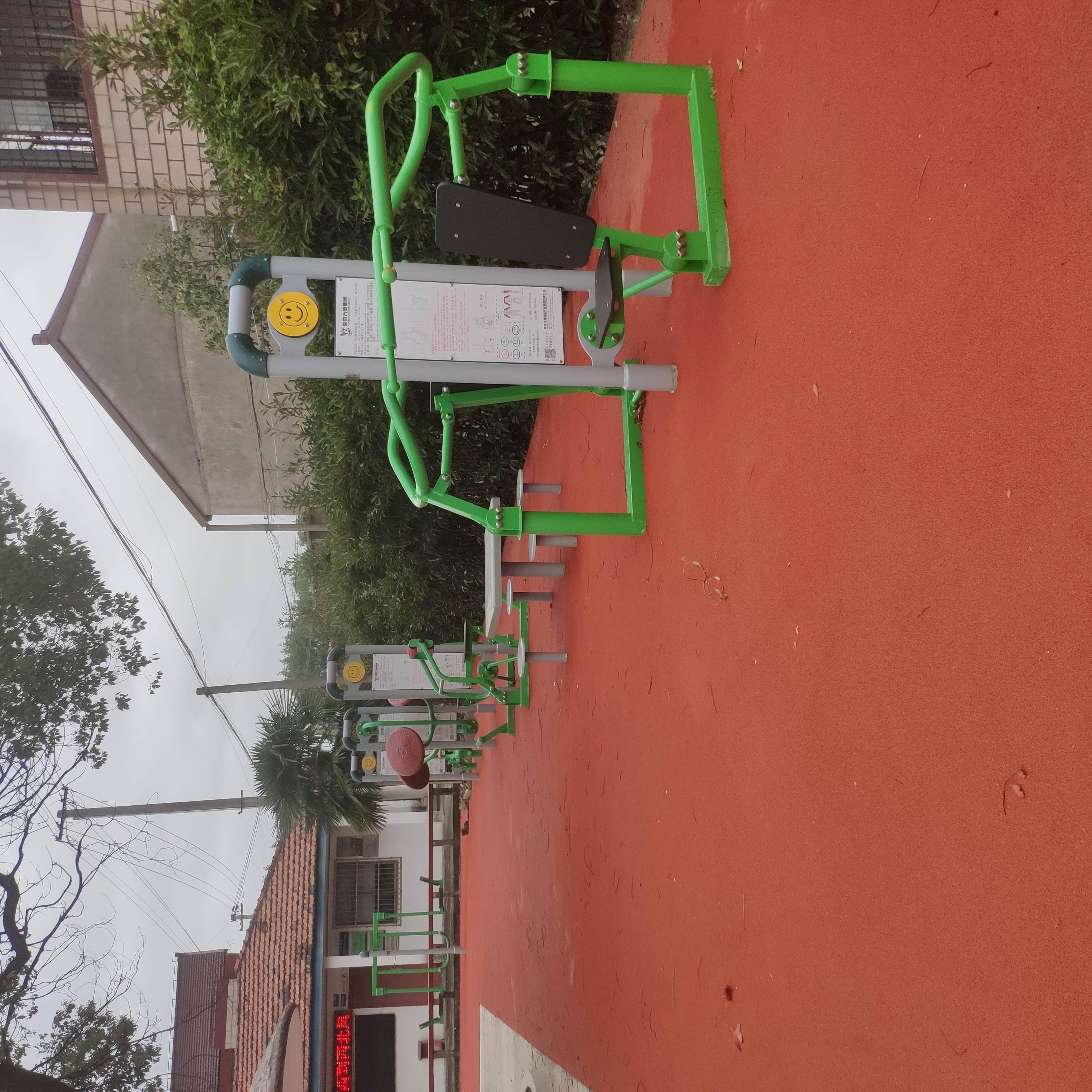 奉城鎮(zhèn)東門村老年活動(dòng)室健身點(diǎn)