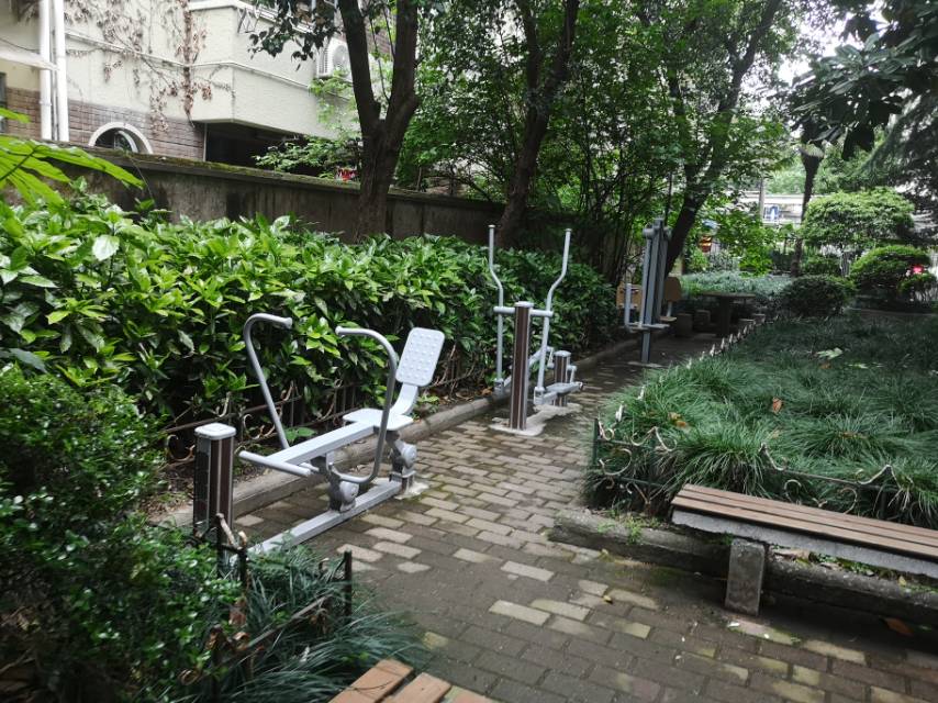 靜安區南京西路街道華業居委健身點（南京西路1213弄）
