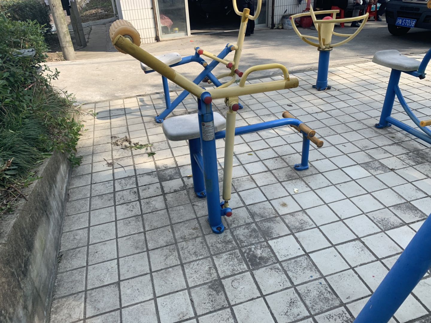 腹背鍛煉器 腹背鍛煉器