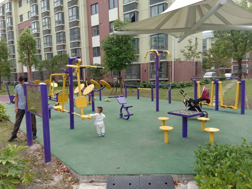 裕展路679弄健身路徑