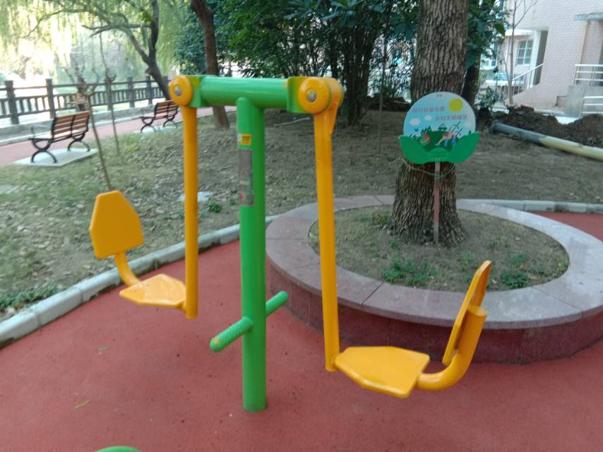 雙位坐蹬訓練器