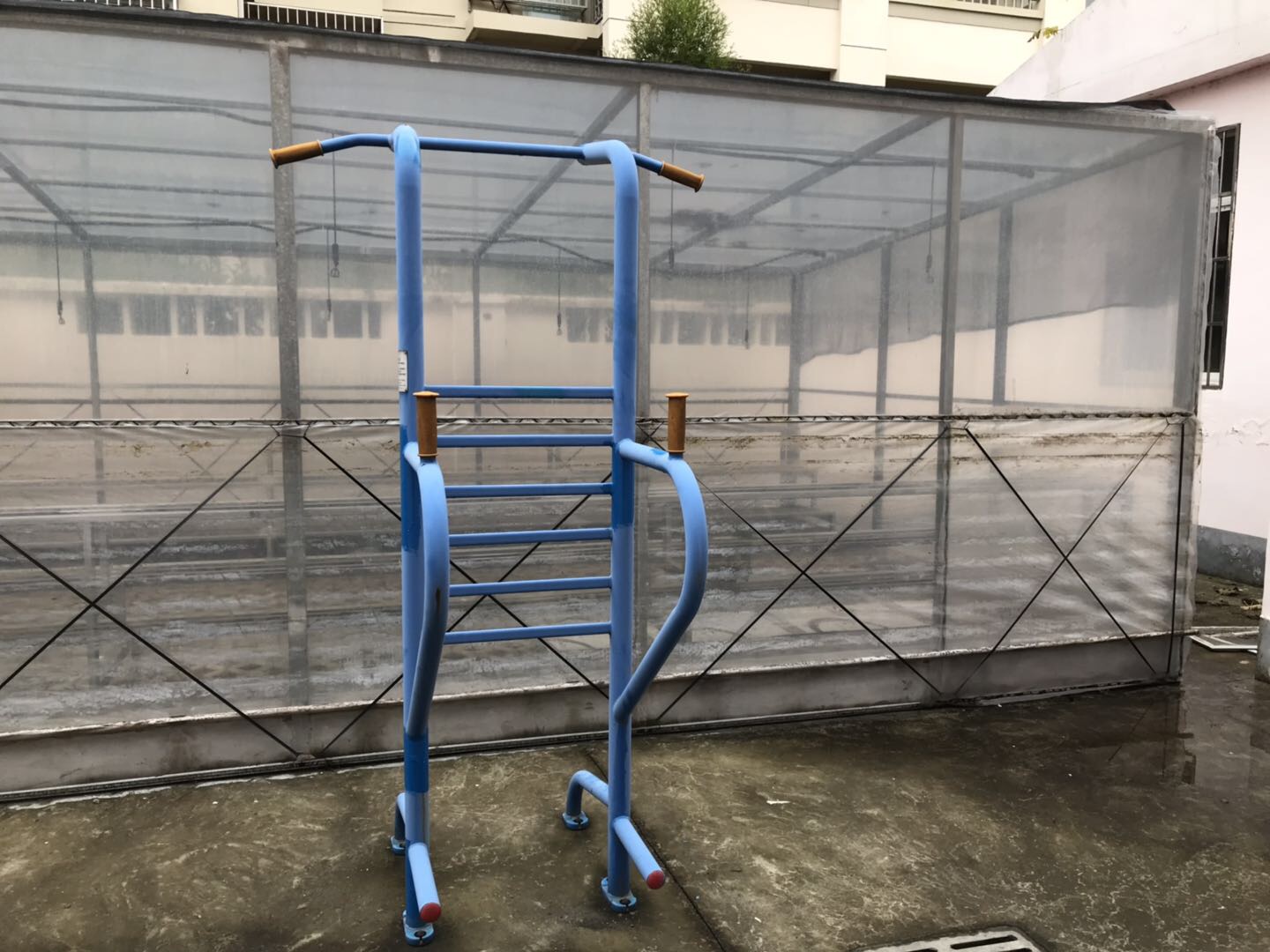 多功能訓練器 多功能訓練器