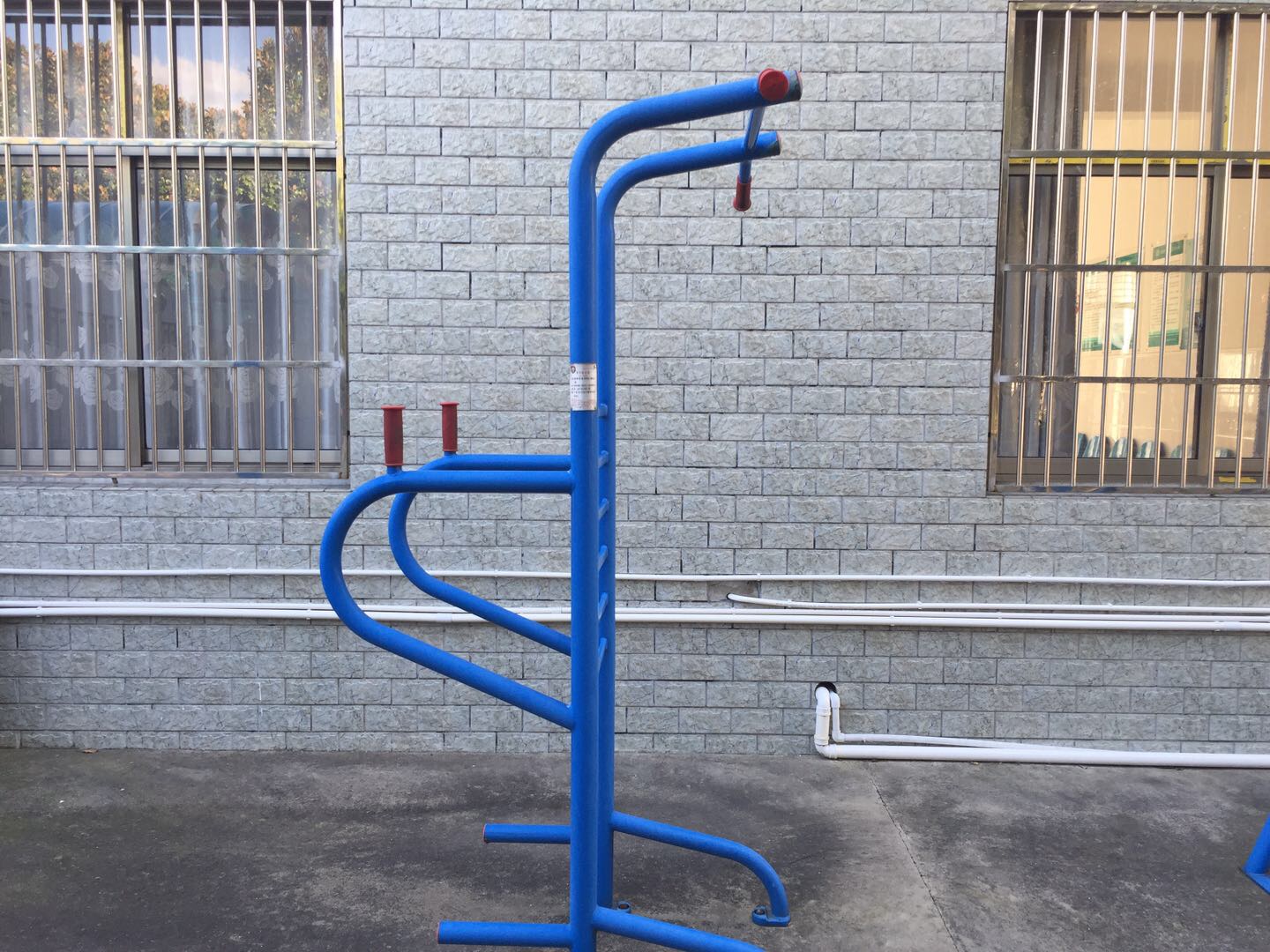 多功能訓練器