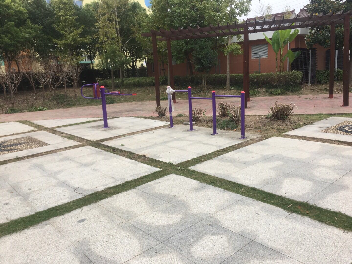 老港居民委員會康元公園健身苑點 老港居民委員會康元公園健身苑點