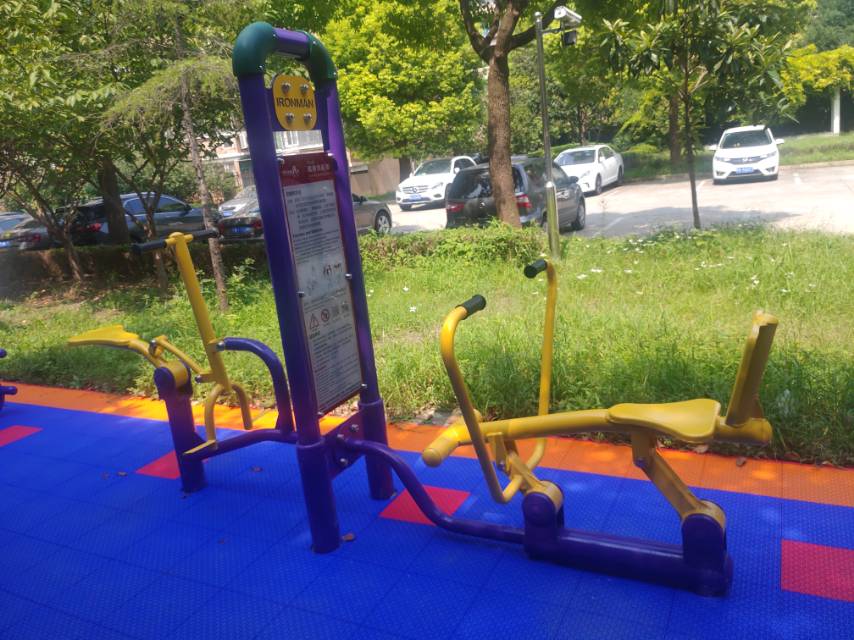 健騎劃船器 健騎劃船器