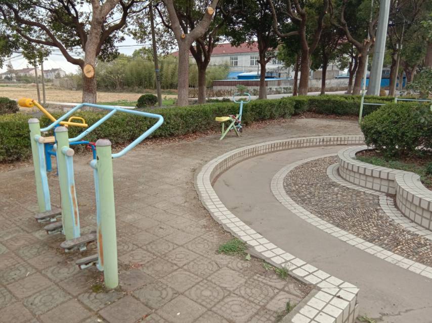 新吉村東片老齡活動室健身點