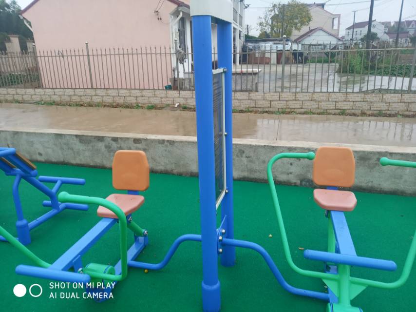 雙立柱平推平拉訓練器 雙立柱平推平拉訓練器