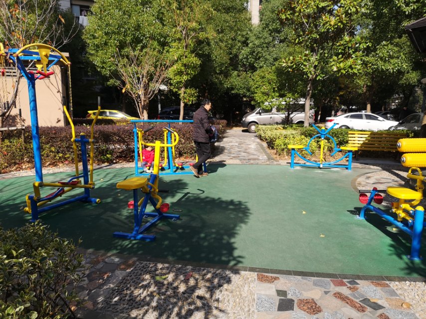 江薇居委健身苑點