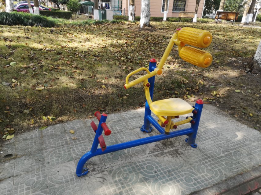 自重腰腹鍛煉器