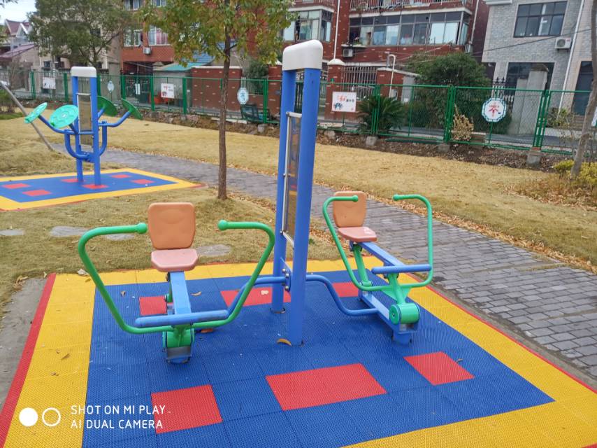 雙立柱平推平拉訓(xùn)練器