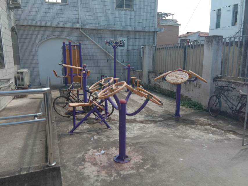 商榻居委會（金華小區）健身點