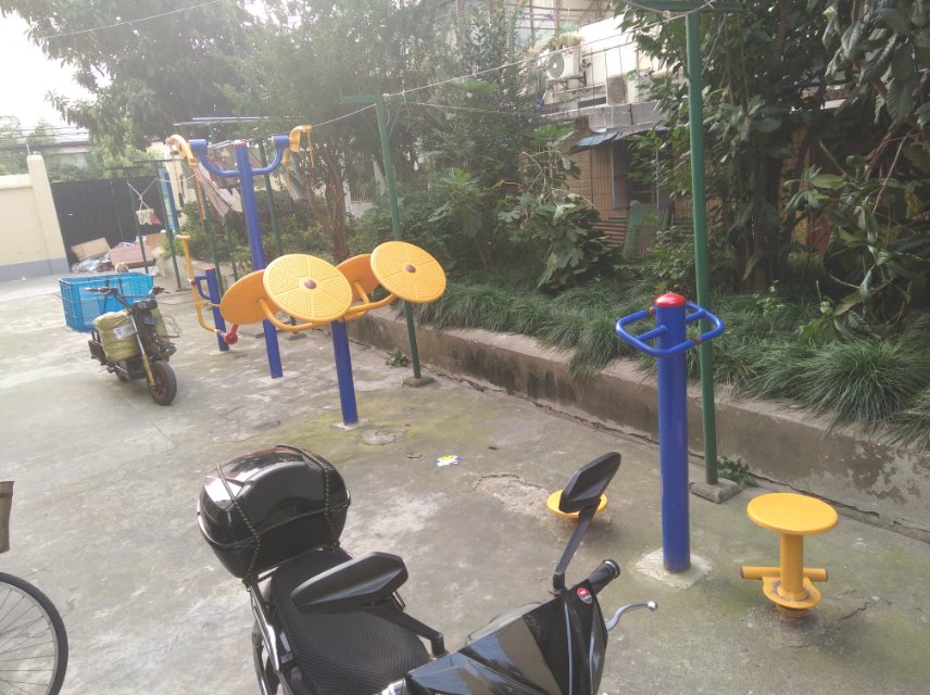 靜安區曹家渡街道中行居委健身點 （萬航渡路623弄）