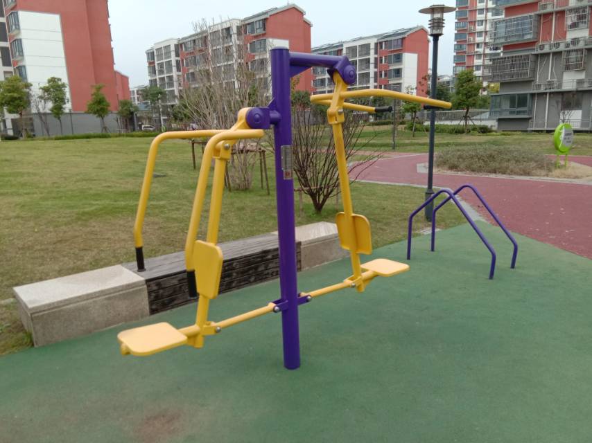 坐推坐拉器 坐推坐拉器