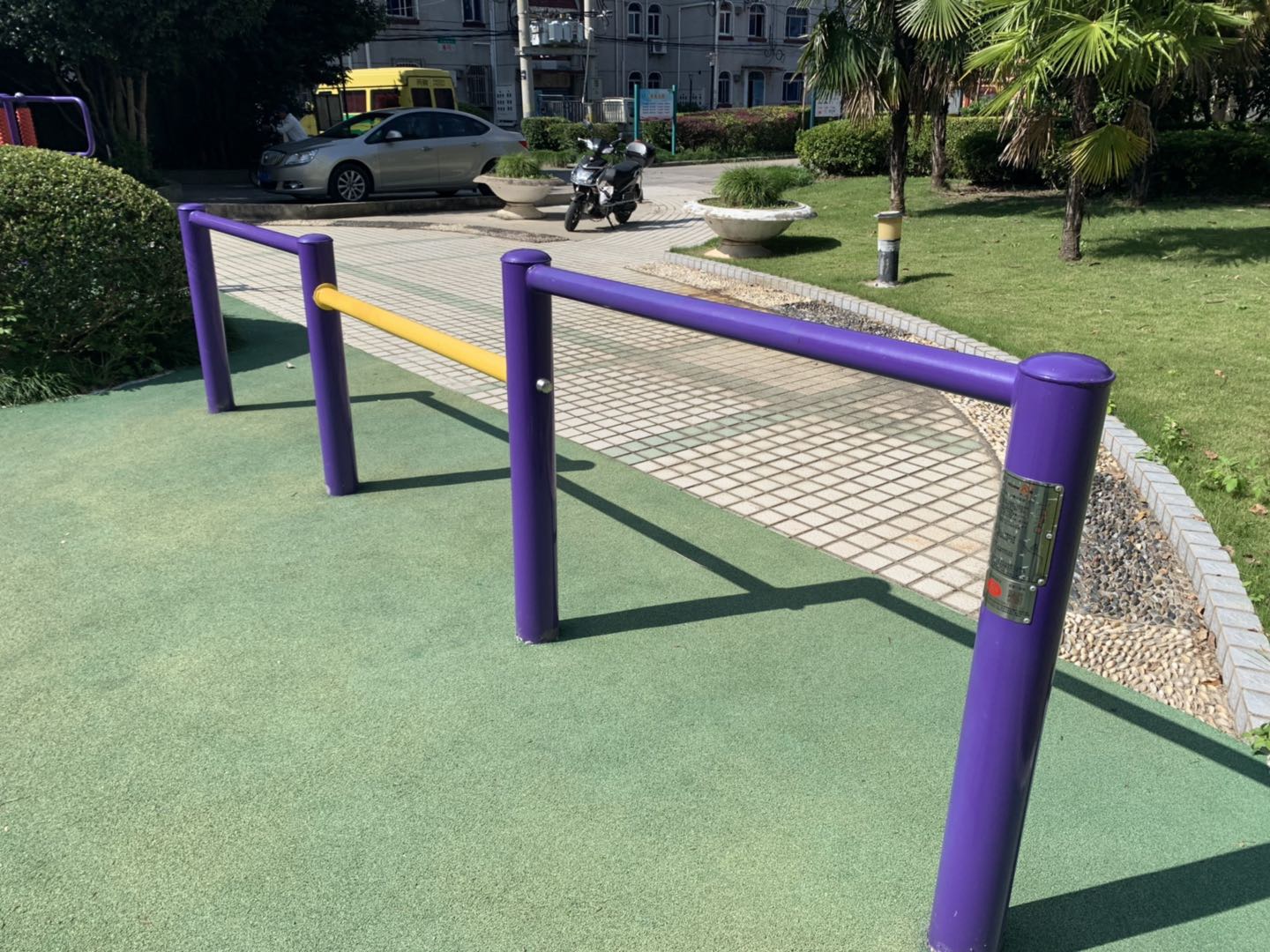 彈振壓腿器 彈振壓腿器