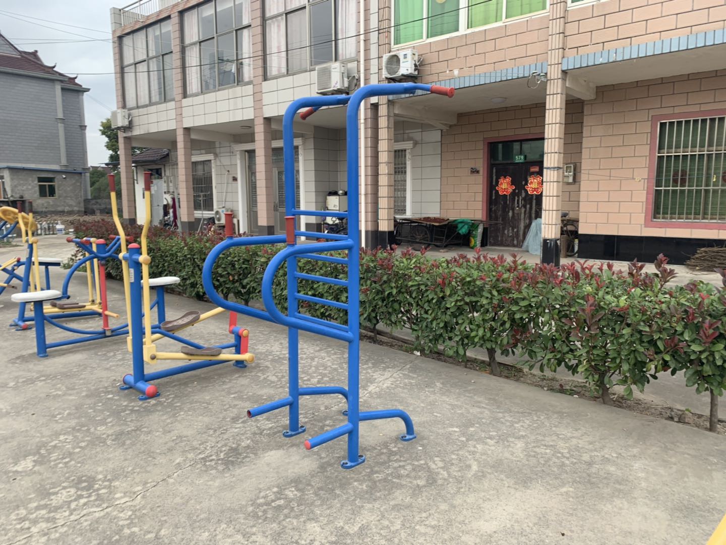 多功能訓練器 多功能訓練器