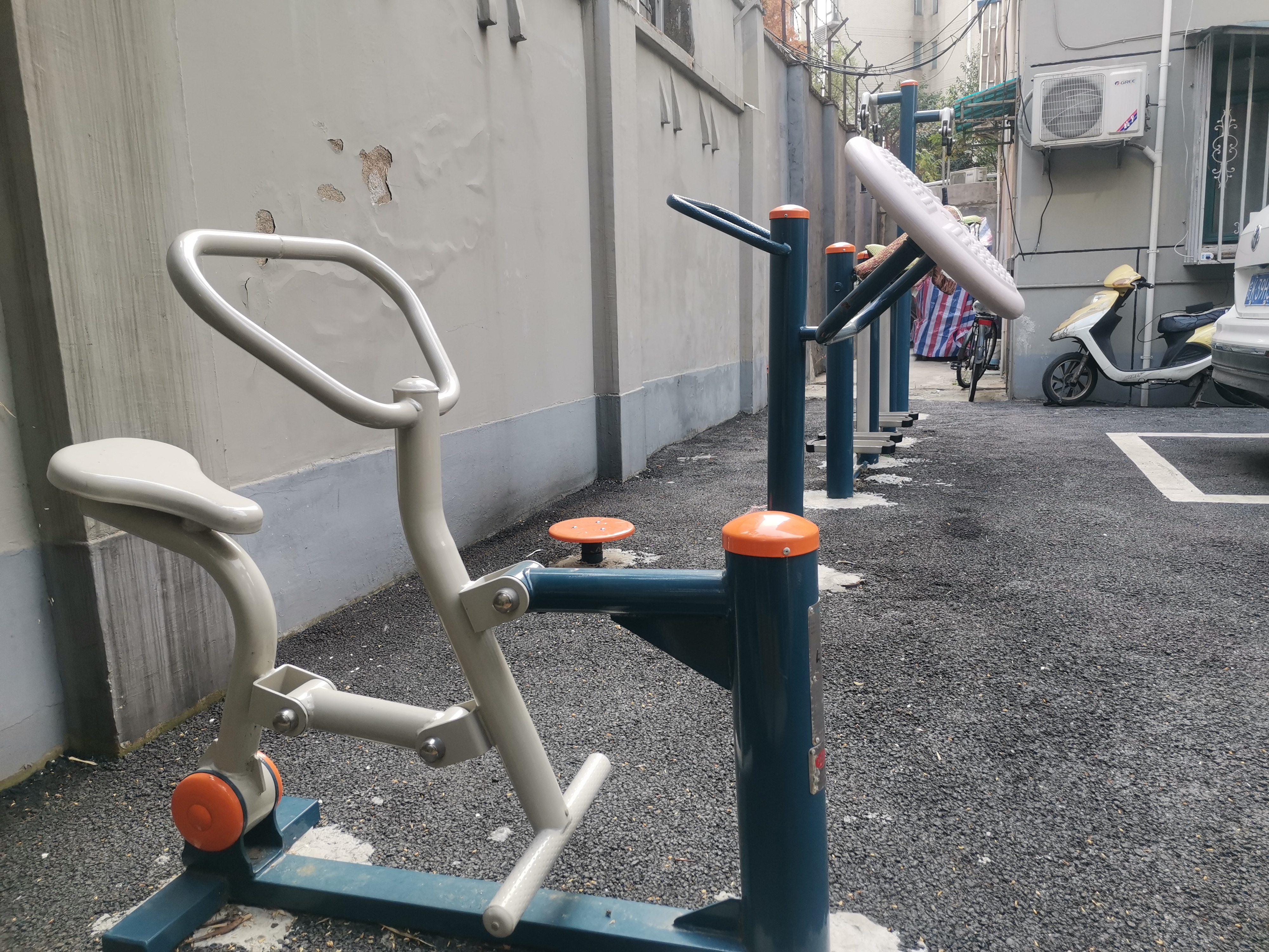 靜安區(qū)共和新路街道談家宅居委健身點（老滬太路250弄）