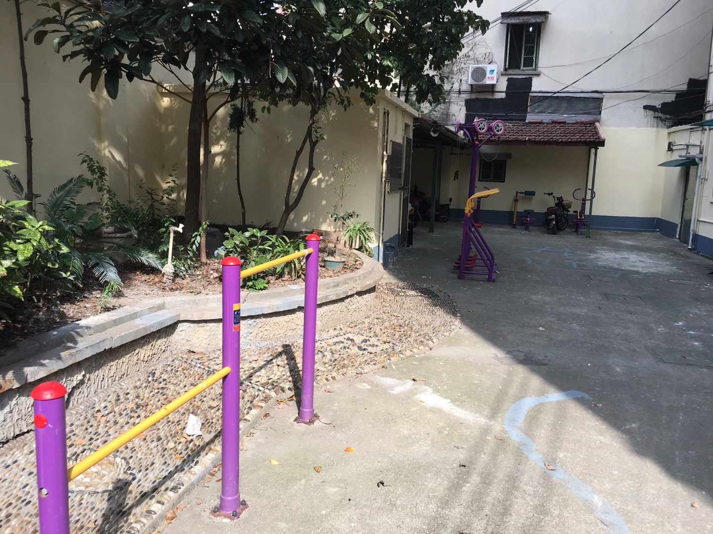 北京西路240弄市民益智健身點(diǎn) 北京西路240弄市民益智健身點(diǎn)