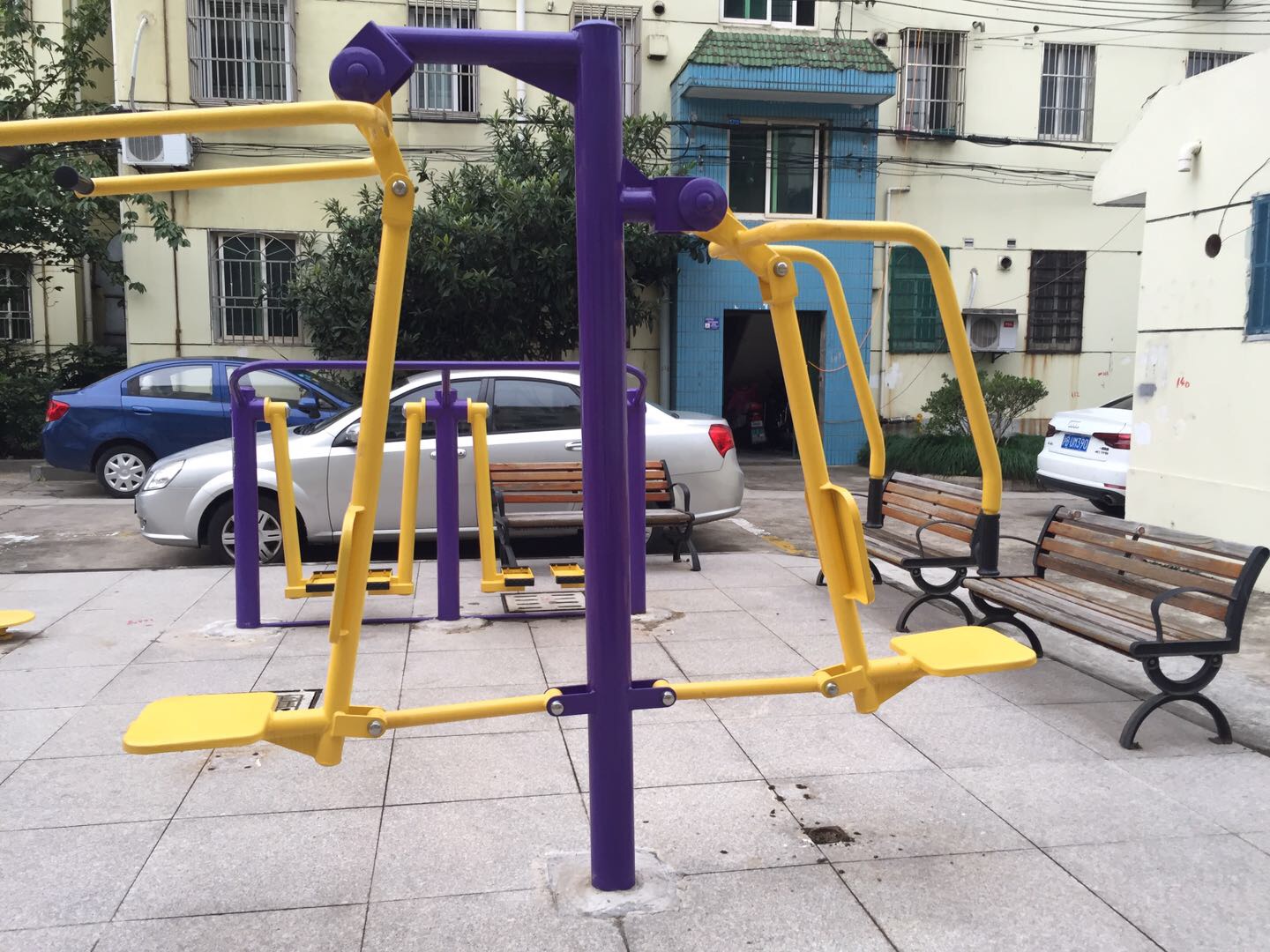 坐推坐拉器 坐推坐拉器