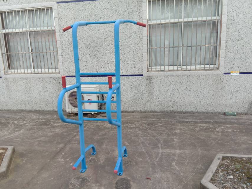 多功能訓練器 多功能訓練器