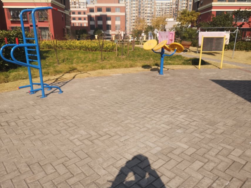 軍民路居委健身苑點